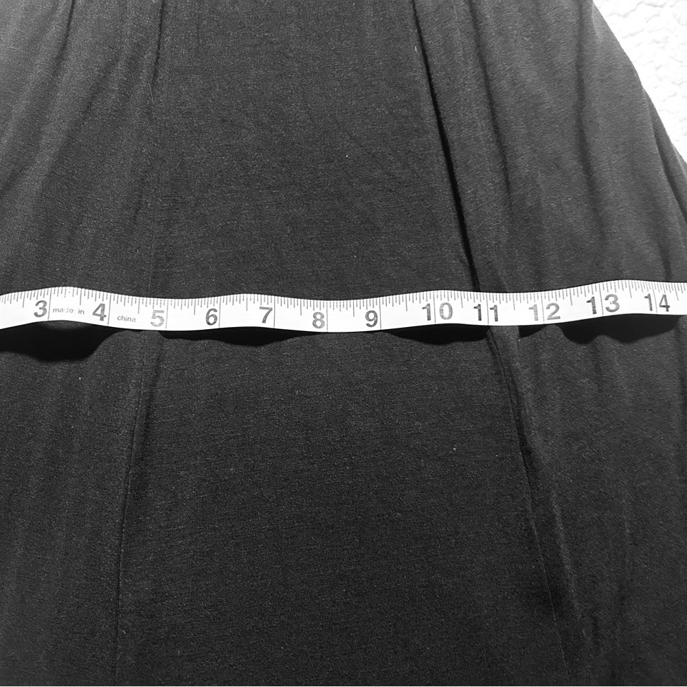 Elegant Black Women's Skirt - Picture 5 of 6